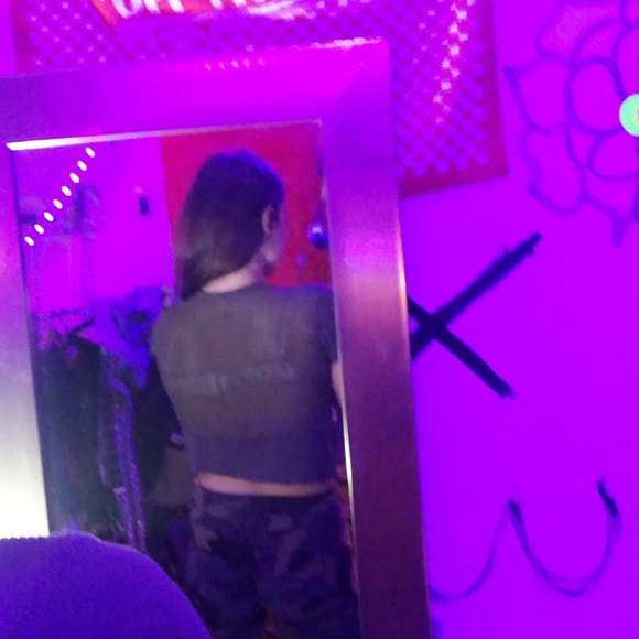 Mesh back crop top - Picture 2 of 4